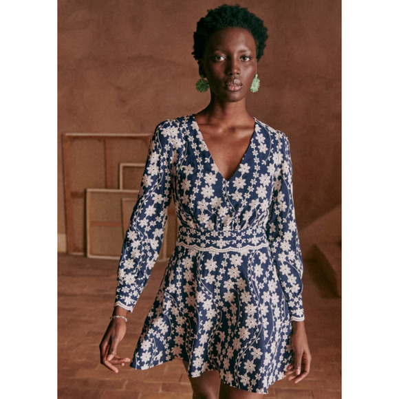 Sézane Ilona Navy Floral Print Embroidered V-neck Mini Dress, size 40/L - Picture 1 of 11
